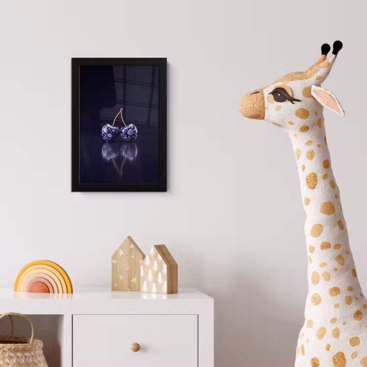 Porselein- Kersen - Delfts - Blauw fotolijst zwart zonder passe partout klein -usfeer4_kinderkamer