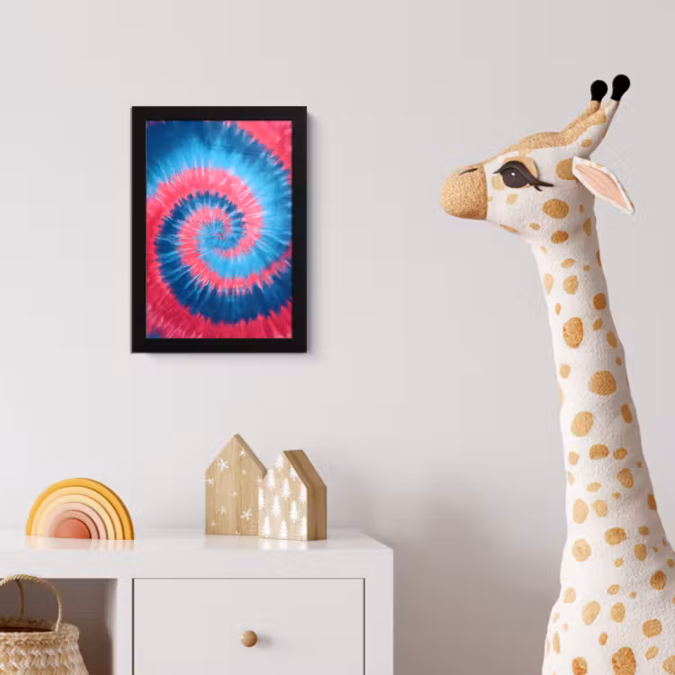 Spiraal - Roze - Draaiend fotolijst zwart zonder passe partout klein -usfeer4_kinderkamer