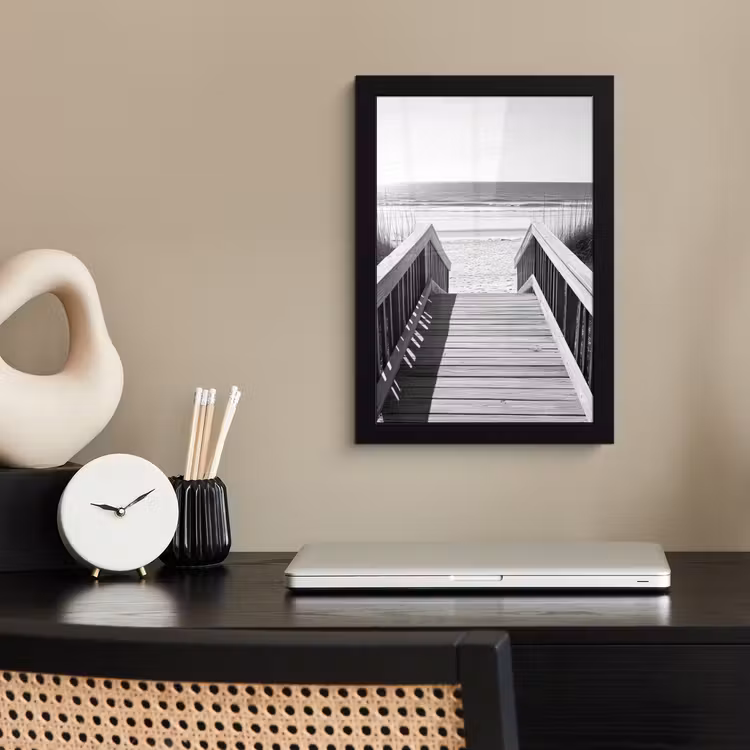 Loopbrug - Hout - Strand - Zee fotolijst zwart zonder passe partout klein -sfeer1