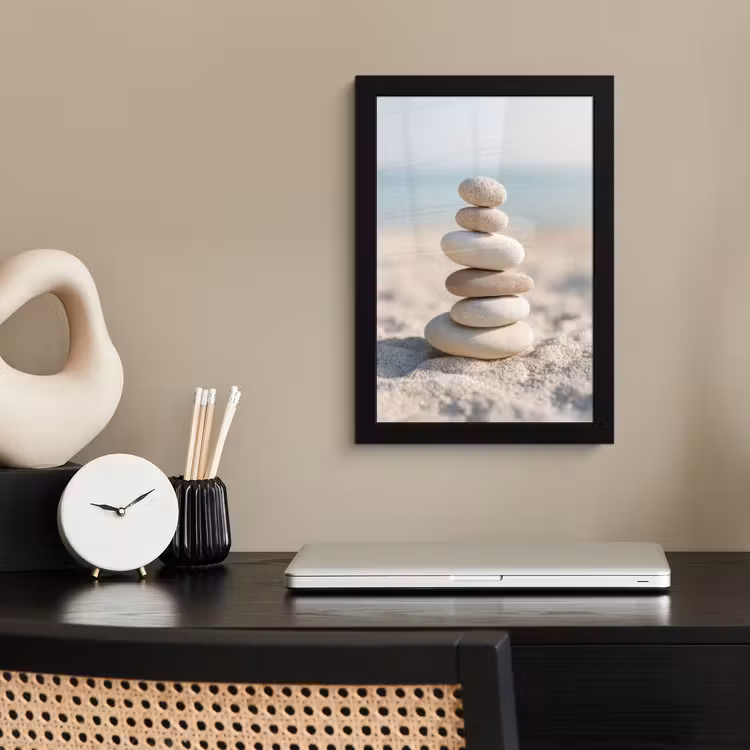 Stenen - Stapel - Zand - Zee fotolijst zwart zonder passe partout klein -sfeer1