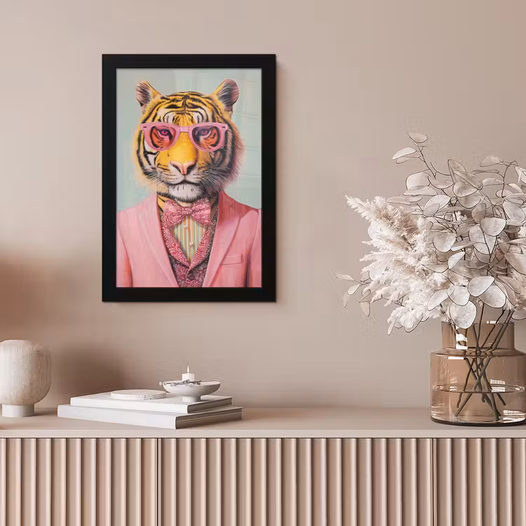 Tijger - Strik - Jasje - Roze fotolijst zwart zonder passe partout klein -sfeer5
