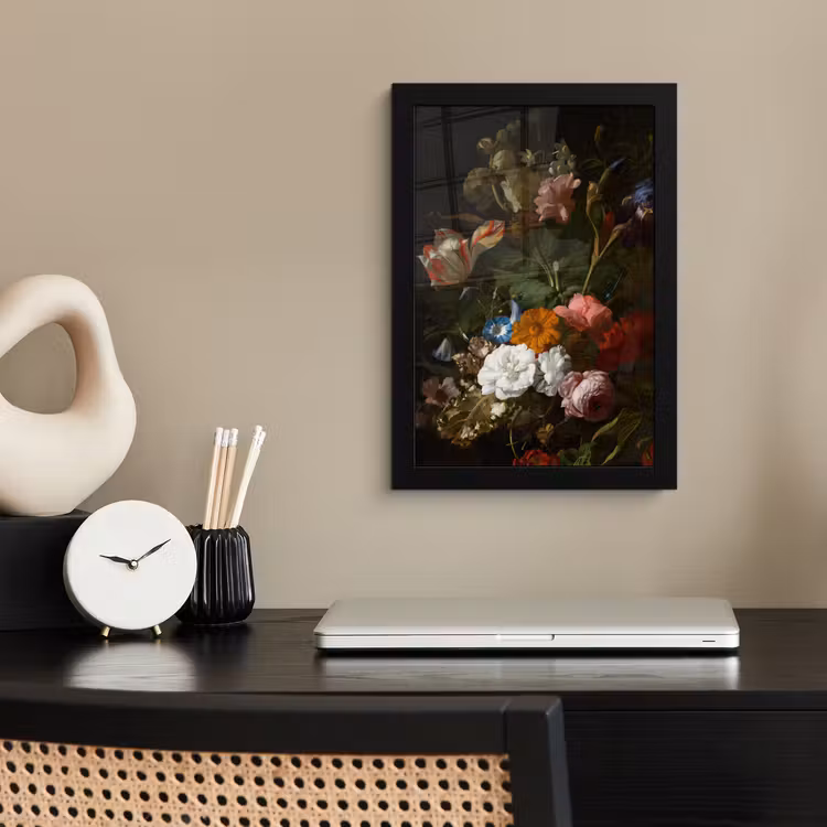 Vaas met bloemen - Schilderij van Rachel Ruysch fotolijst zwart zonder passe partout klein -sfeer1