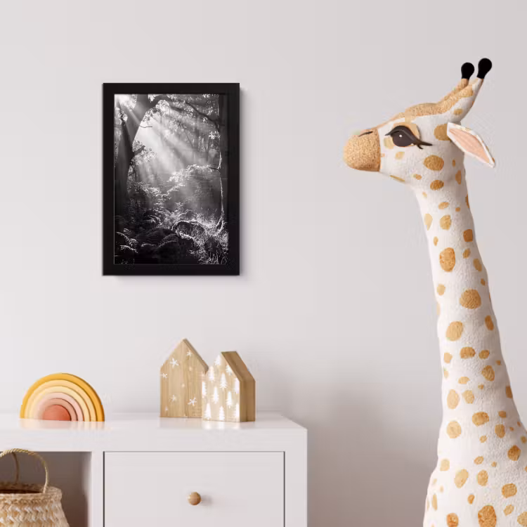 Bos - Lichtstralen - Natuur - Zwart-wit fotolijst zwart zonder passe partout klein -usfeer4_kinderkamer