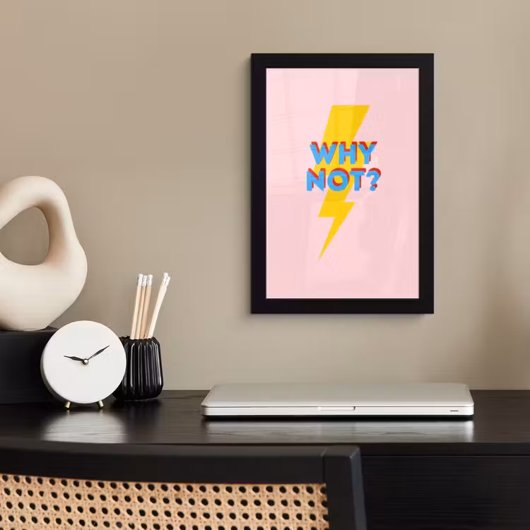 Why not - Bliksem - Roze fotolijst zwart zonder passe partout klein -sfeer1