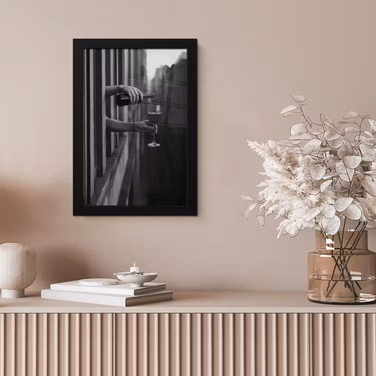 Wijnfles - Glas - Handen - Raam fotolijst zwart zonder passe partout klein -sfeer5