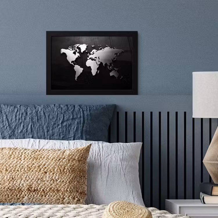 Wereldkaart - Donker - Zilver - Zwart fotolijst zwart zonder passe partout klein -sfeer3