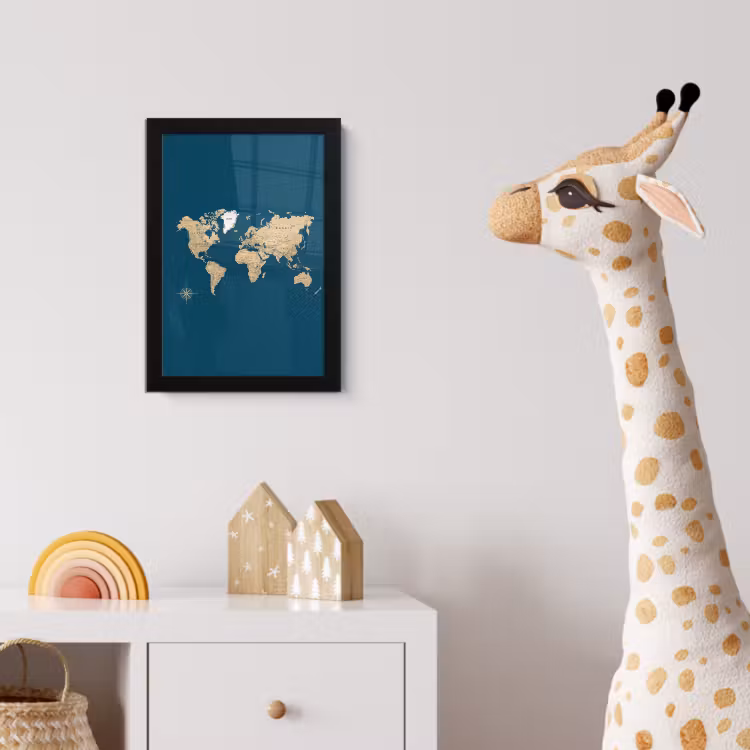 Wereldkaart - Donkerblauw - Beige fotolijst zwart zonder passe partout klein -usfeer4_kinderkamer