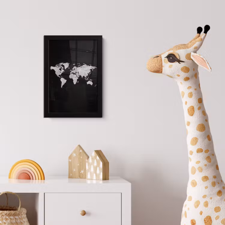 Wereldkaart - Minimalistisch - Wit fotolijst zwart zonder passe partout klein -usfeer4_kinderkamer