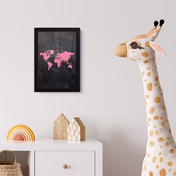 Wereldkaart - Roze - Marmer fotolijst zwart zonder passe partout klein -usfeer4_kinderkamer