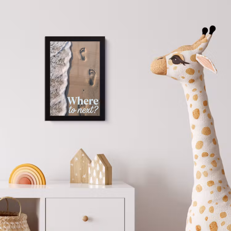 Where to next - Strand - Voetstappen fotolijst zwart zonder passe partout klein -usfeer4_kinderkamer