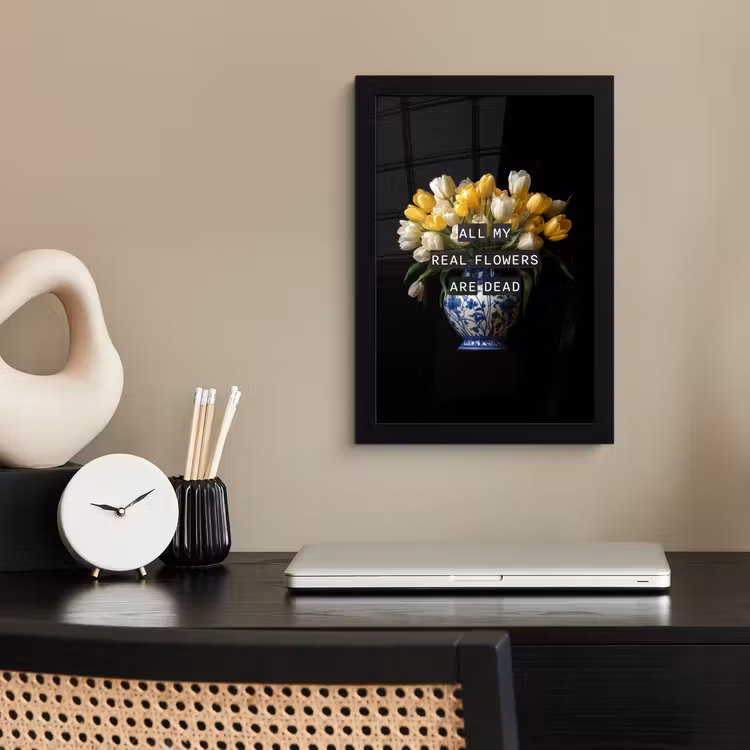 Quotes - Bloem - Tulp - Geel fotolijst zwart zonder passe partout klein -sfeer1