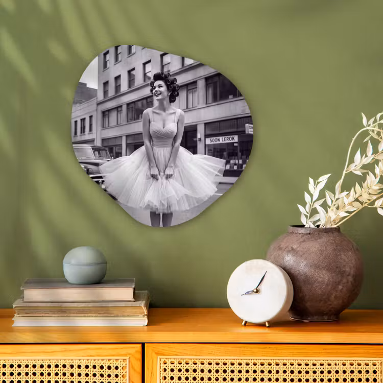 Retro - Vrouw - Zwart - Wit Wandcirkel Organisch Forex 3mm klein -sfeer2