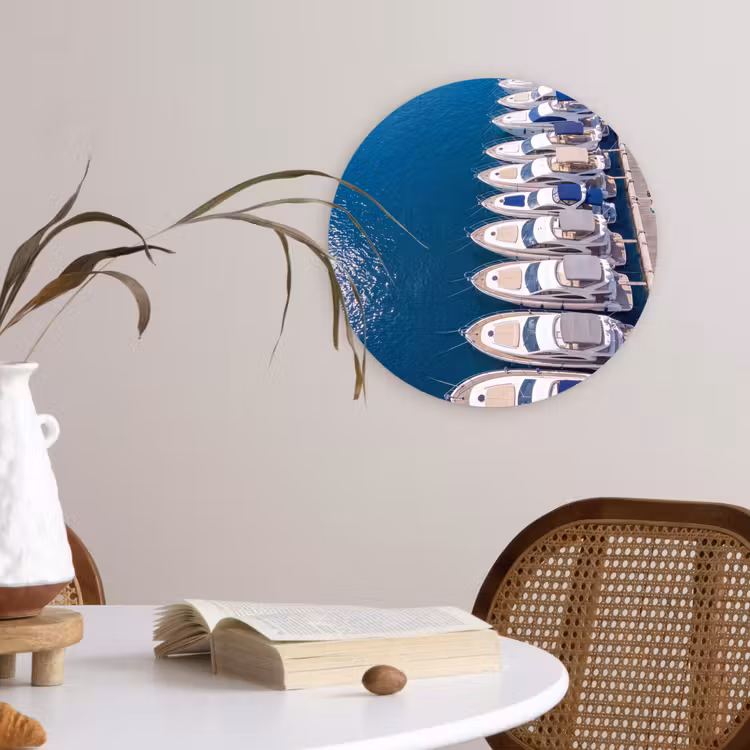 Boot - Jachthaven - Water - Zomer - Blauw Wandcirkel kunststof plaat 5mm dik klein -sfeer4