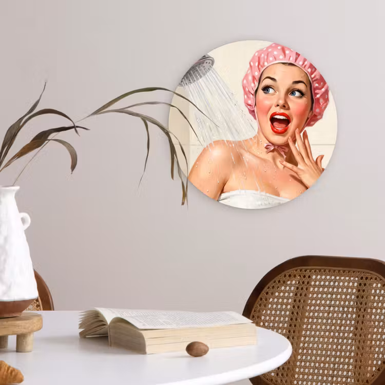 Vrouw - Douche - Roze Wandcirkel kunststof plaat 5mm dik klein -sfeer4