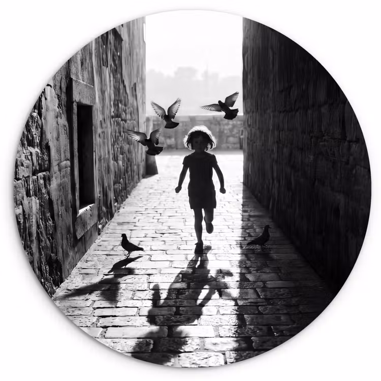 Kind - Vogel - Straat - Zwart-wit - Spelen Wandcirkel kunststof plaat 5mm dik klein -3d