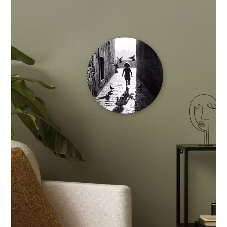 Kind - Vogel - Straat - Zwart-wit - Spelen Wandcirkel kunststof plaat 5mm dik klein -sfeer3