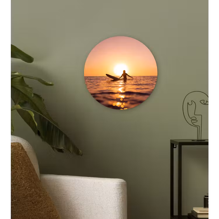 Persoon - Surfen - Zonsondergang - Zee - Oranje Wandcirkel kunststof plaat 5mm dik klein -sfeer3