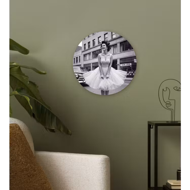 Retro - Vrouw - Zwart - Wit Wandcirkel kunststof plaat 5mm dik klein -sfeer3