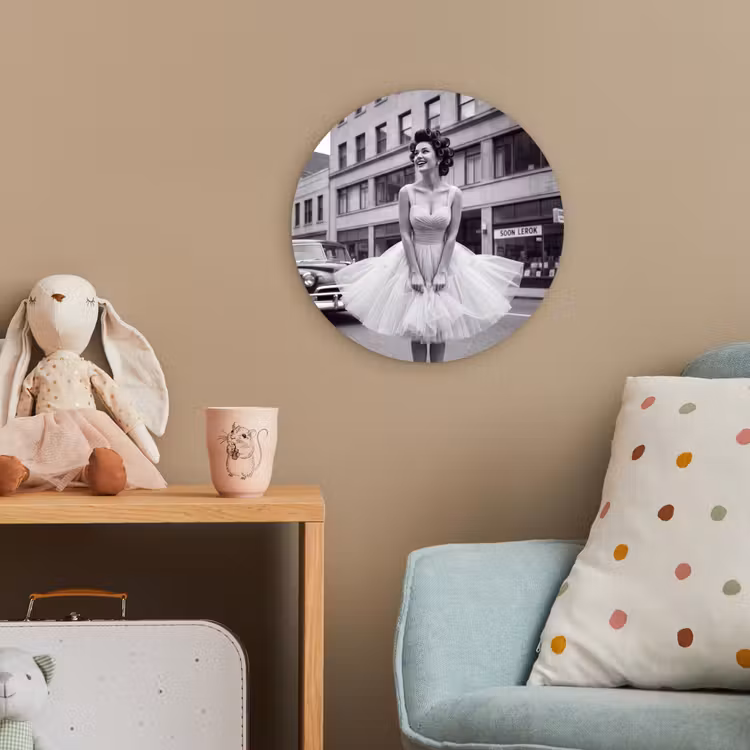 Retro - Vrouw - Zwart - Wit Wandcirkel kunststof plaat 5mm dik klein -tsfeer1_kind