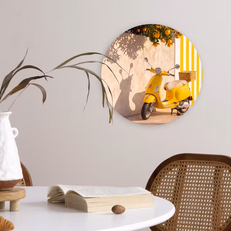 Scooter - Natuur - Zomer - Geel - Mediterraan Wandcirkel kunststof plaat 5mm dik klein -sfeer4