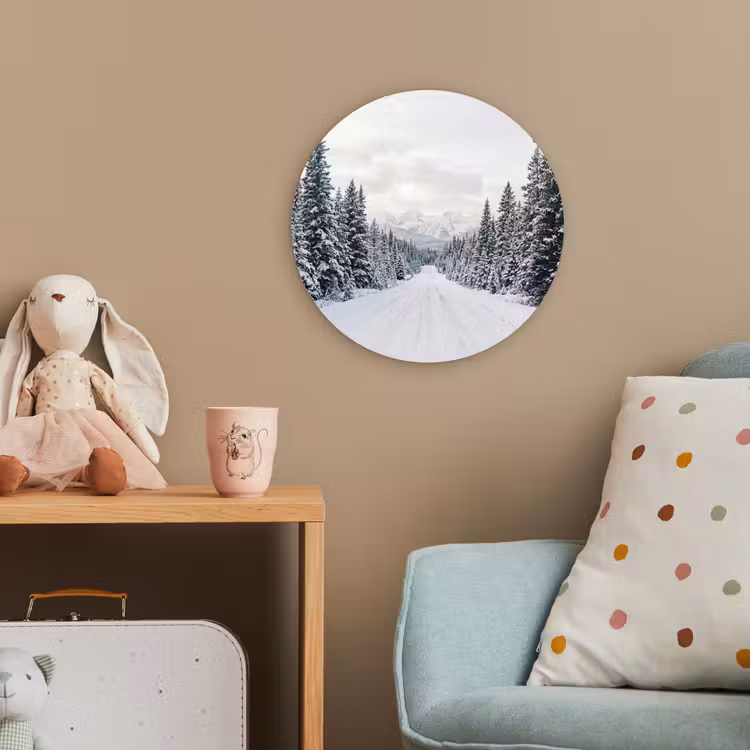 Weg - Sneeuw - Naaldbos - Winter - Avontuurlijk Wandcirkel kunststof plaat 5mm dik klein -tsfeer1_kind
