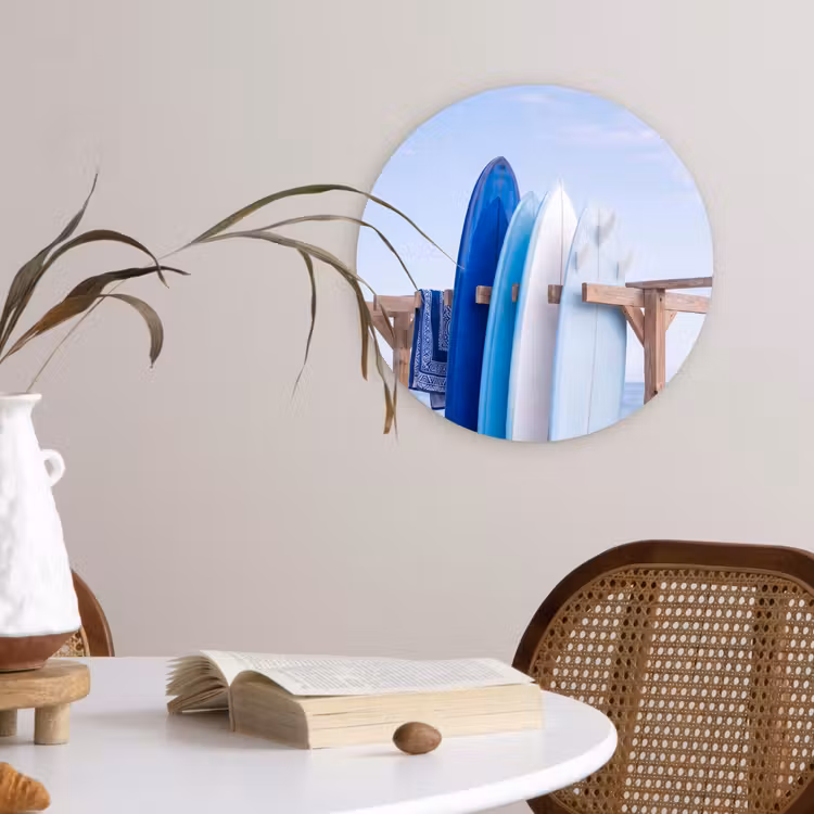 Surfplank - Strand - Zomer - Blauw - Water Wandcirkel kunststof plaat 5mm dik klein -sfeer4