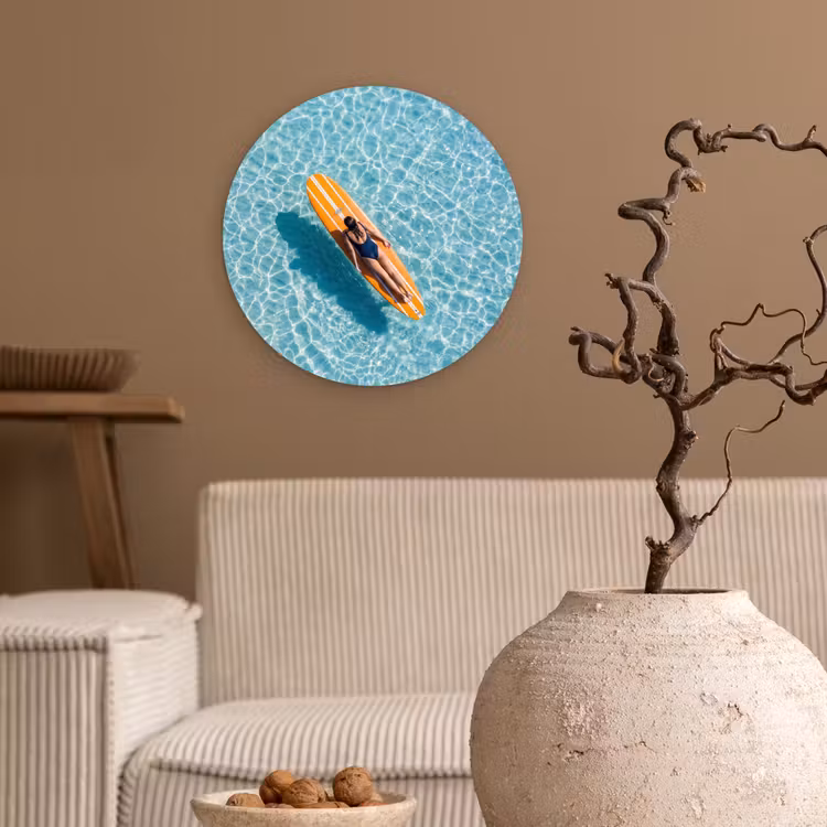 Surfboard - Water - Badpak - Oranje Wandcirkel kunststof plaat 5mm dik klein -sfeer1