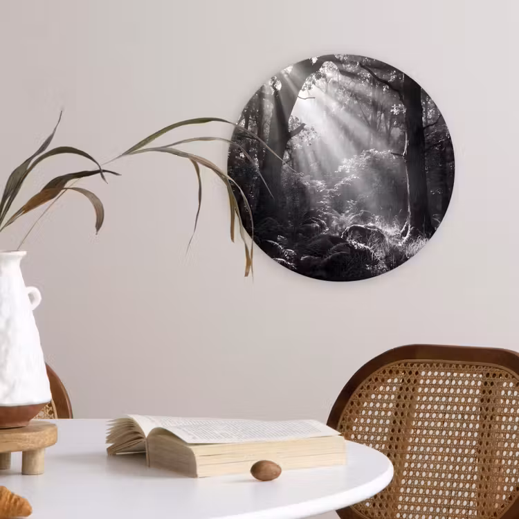 Bos - Lichtstralen - Natuur - Zwart-wit Wandcirkel kunststof plaat 5mm dik klein -sfeer4