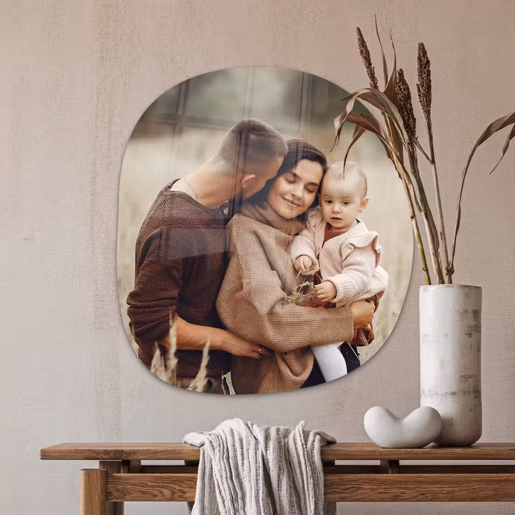 Familienfoto in organischer Form auf Acrylglas