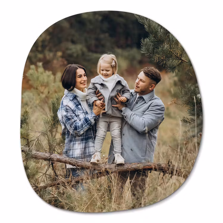 Familienfoto in organischer Form auf Aluminium