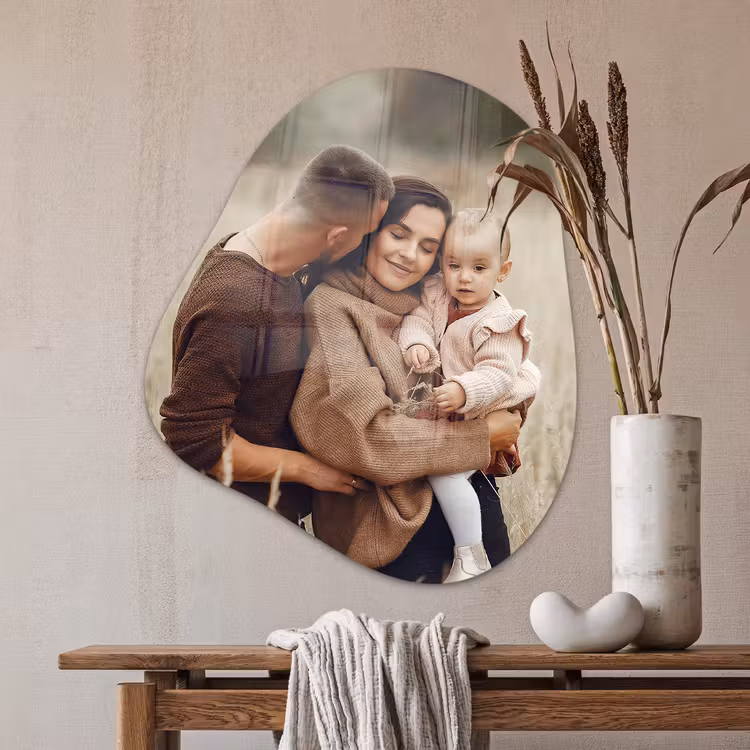 Familienfoto in organischer Form auf Hartschaum