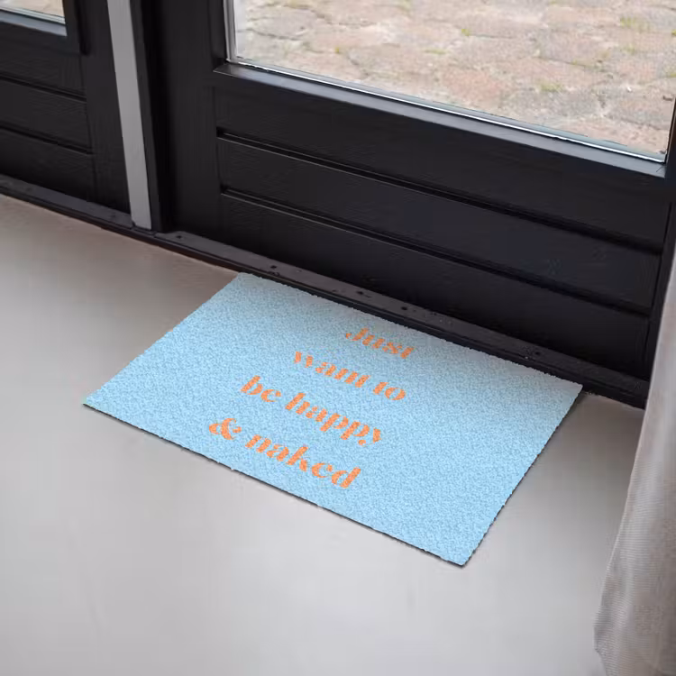 Blauw - Oranje - Just want to be happy & naked Deurmat klein -sfeer2