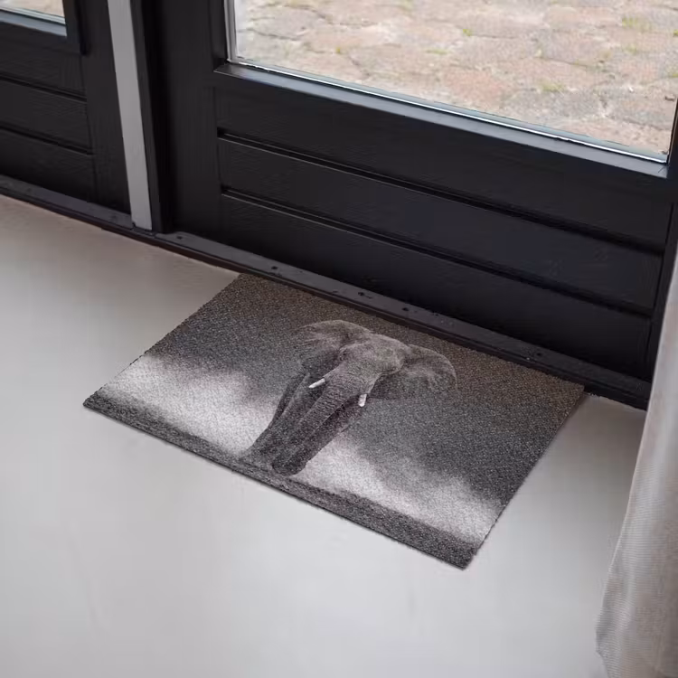 Olifant - Zwart - Wit - Rook Deurmat klein -sfeer2
