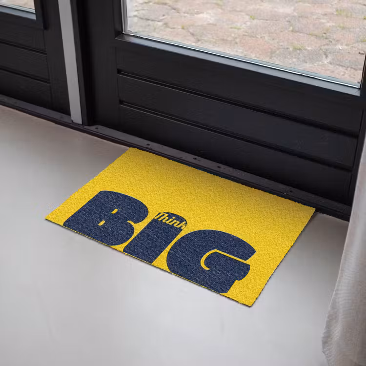 Geel - Think big - Grafisch Deurmat klein -sfeer2