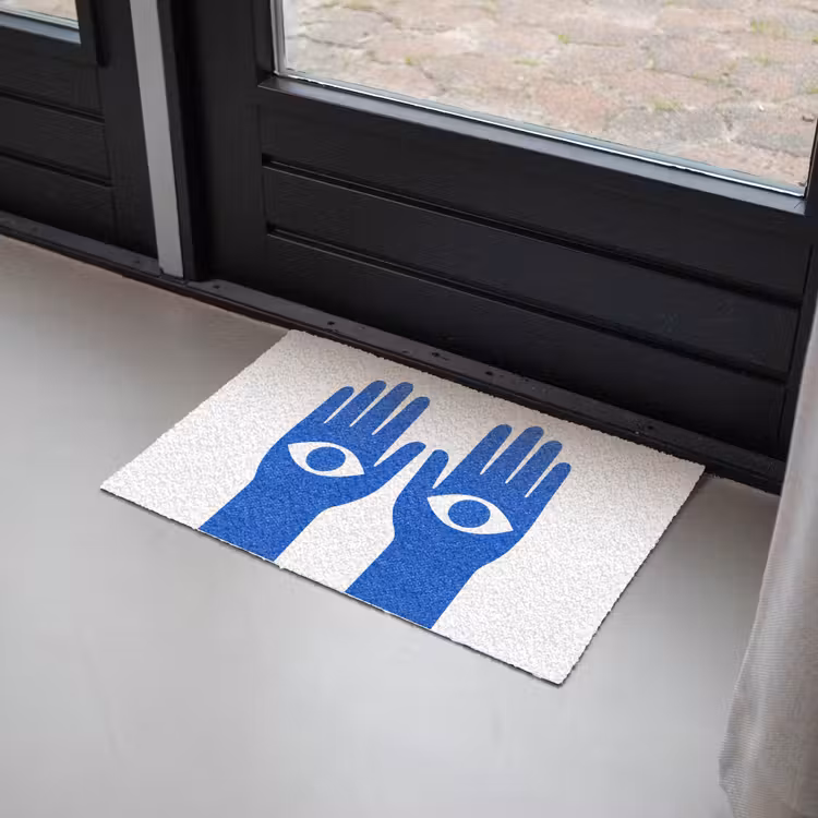 Handen - Twee - Ogen - Blauw Deurmat klein -sfeer2