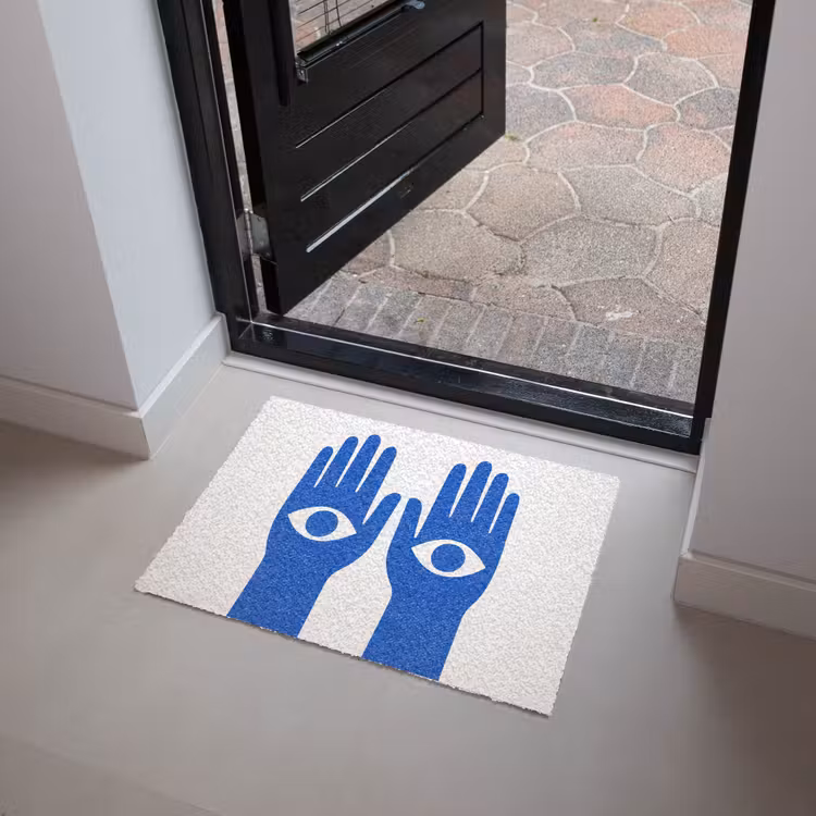 Handen - Twee - Ogen - Blauw Deurmat klein -sfeer5