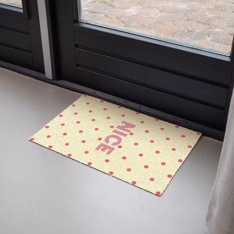 Nice - Stippen - Roze - Geel Deurmat klein -sfeer2