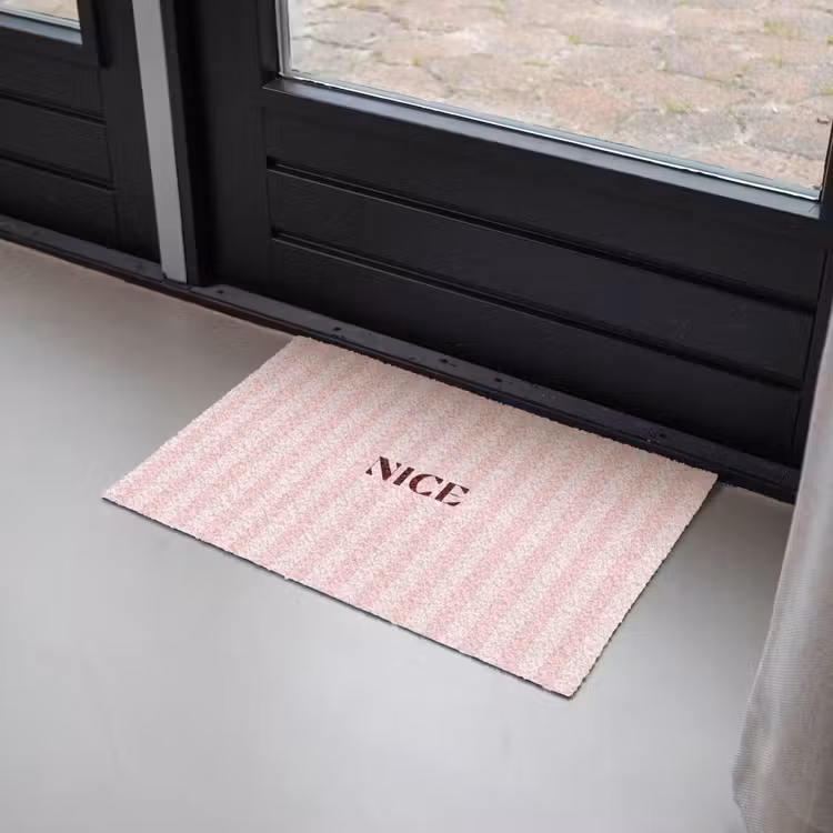 Nice - Strepen - Roze Deurmat klein -sfeer2