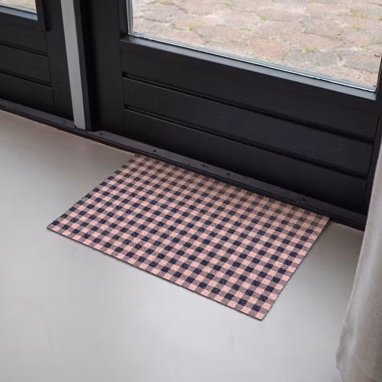 Plaid - Patroon - Roze - Zwart Deurmat klein 898 -sfeer2