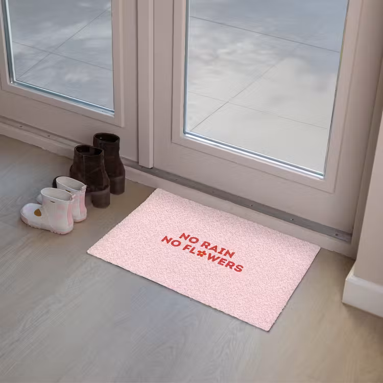 No rain no flowers - Minimalistisch - Roze - Bloem Deurmat klein -sfeer3