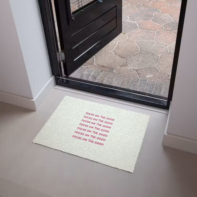 Focus on the good - Roze Deurmat klein -sfeer5