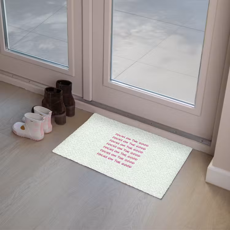 Focus on the good - Roze Deurmat klein -sfeer3