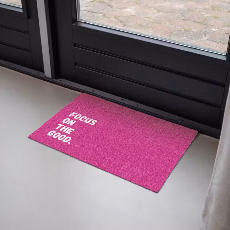 Focus on the good - Roze - Simple Deurmat klein -sfeer2