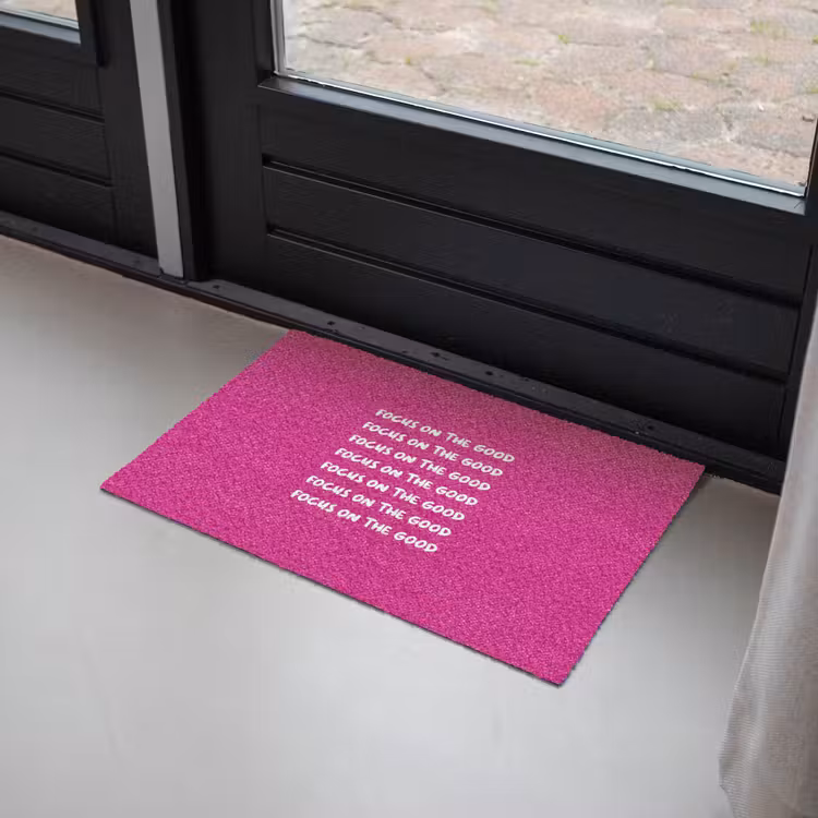 Focus on the good - Roze - wit Deurmat klein -sfeer2
