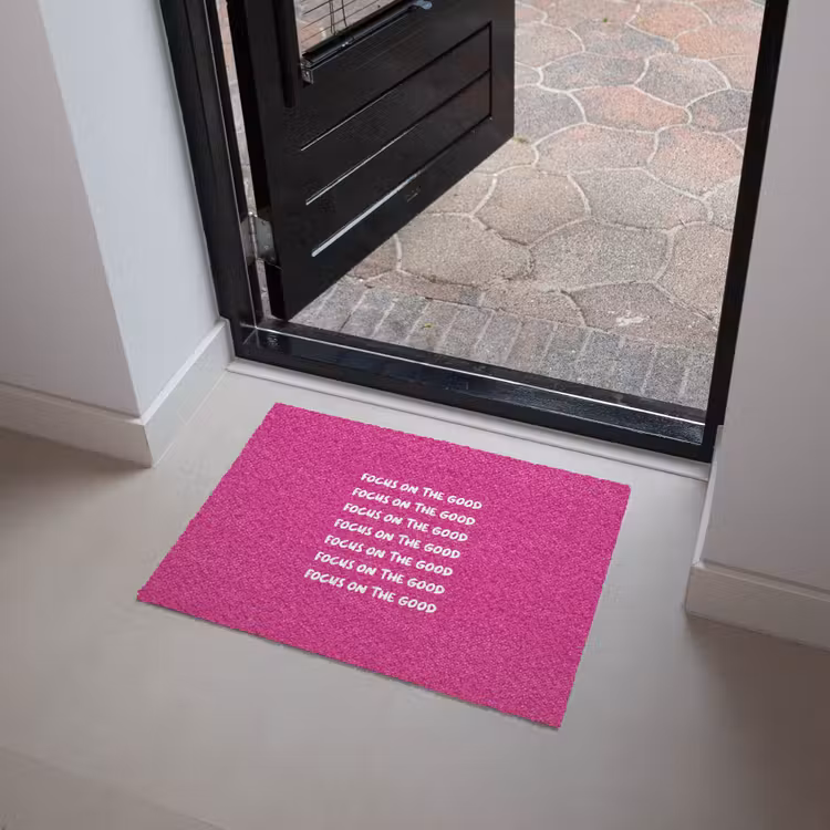 Focus on the good - Roze - wit Deurmat klein -sfeer5