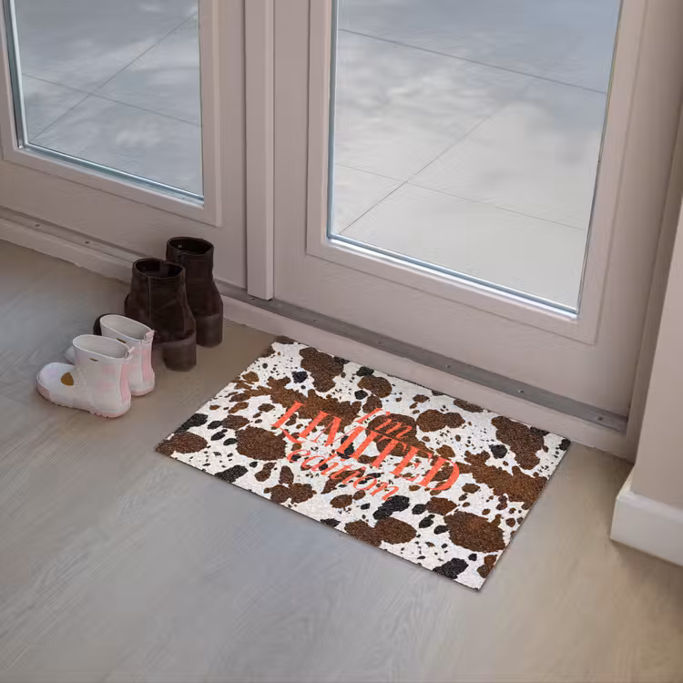 Koeienprint - Limited edition - Rood Deurmat klein -sfeer3