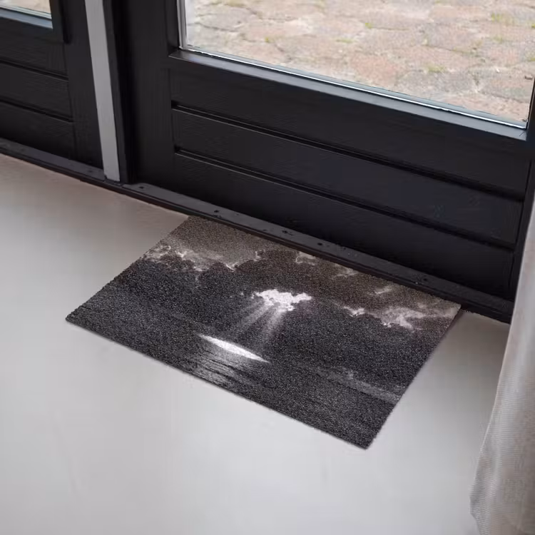 Licht - Wolken - Zee - Zwart-wit - Natuur Deurmat klein -sfeer2