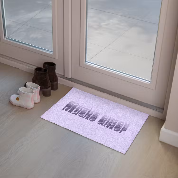 Mucho amor - Paars - Gelaagde letters Deurmat klein -sfeer3