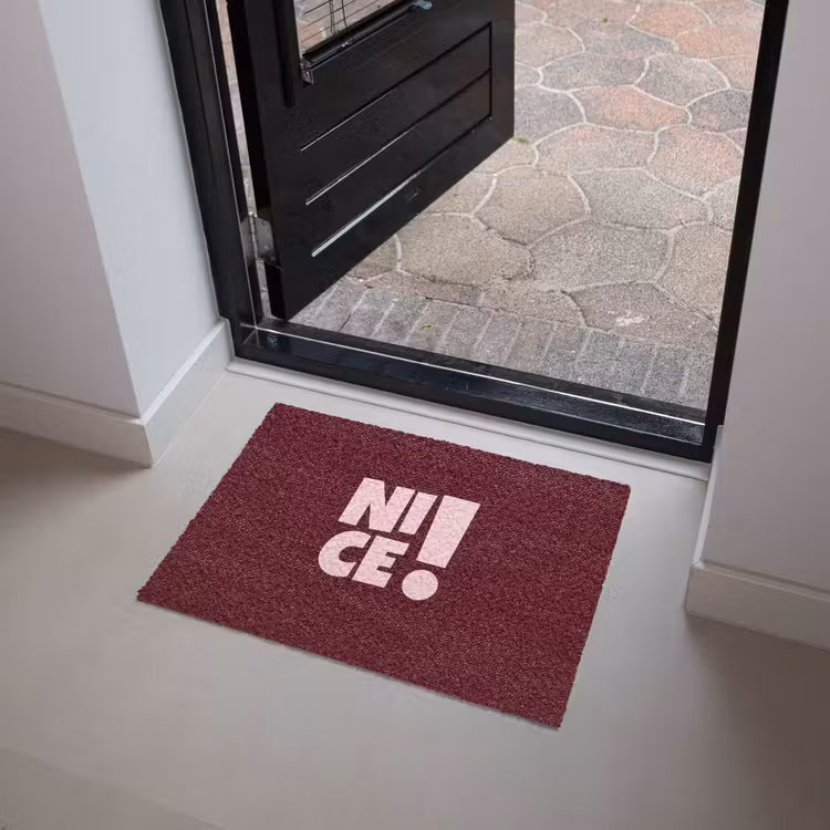 Nice - Uitroepteken - Rood Deurmat klein -sfeer5