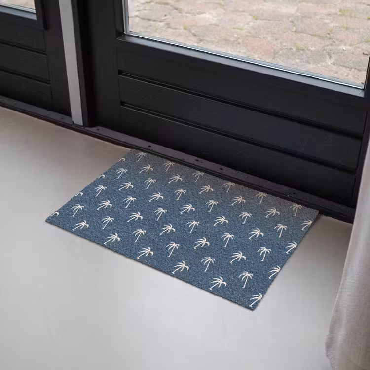Palmboom patroon - Blauw - Beige - Zomer Deurmat klein -sfeer2